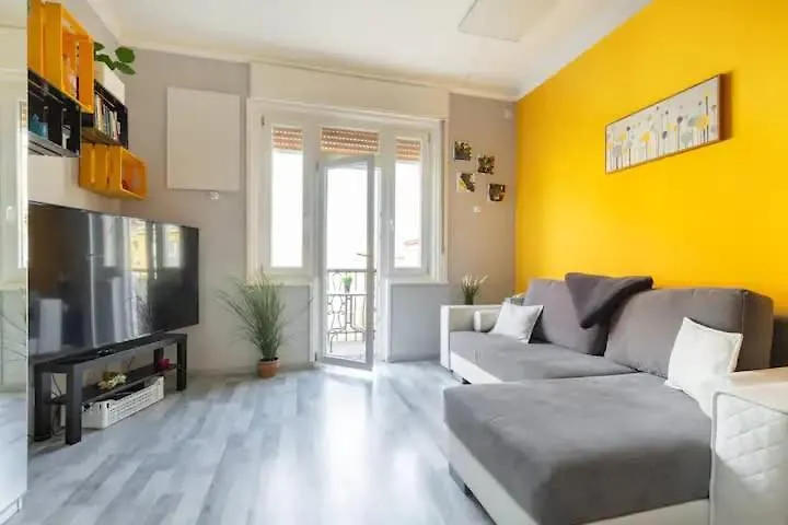 Апартаменты Hideaway With Balcony On Balzac Будапешт