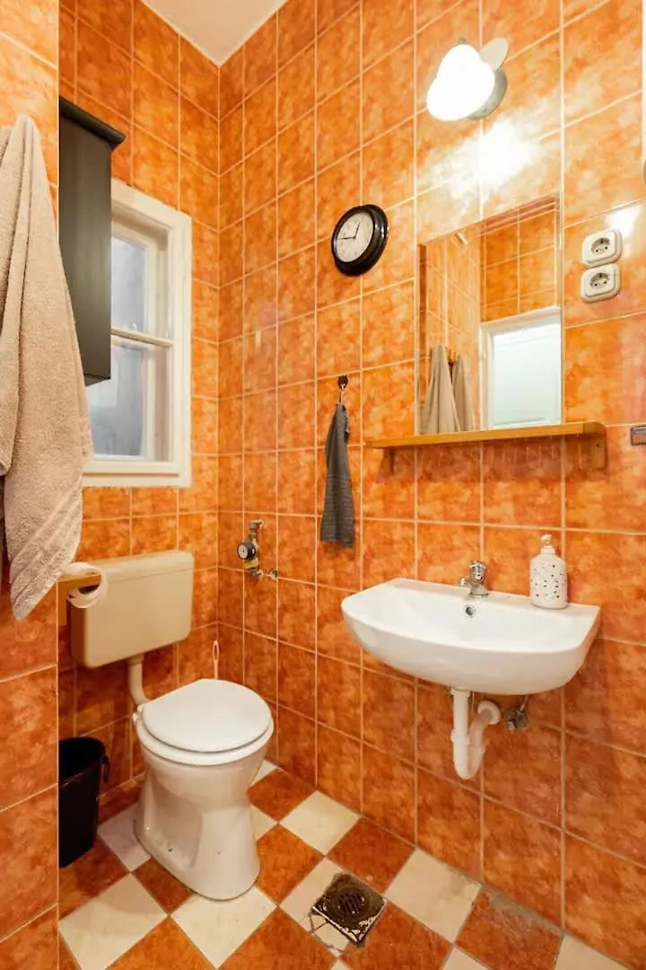 Апартаменты Hideaway With Balcony On Balzac Будапешт