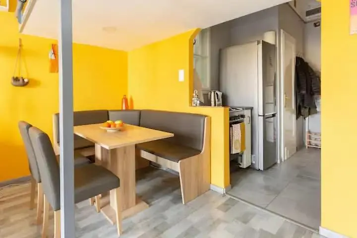 Апартаменты Hideaway With Balcony On Balzac Будапешт